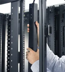 Sistema De Alimentacion Apc Basic Rack 1.92kva 50 - 60 Hz, Voltaje 120 V, Conexion (24) Nema 5-20r, Cable De 3.05 M, Color Negro